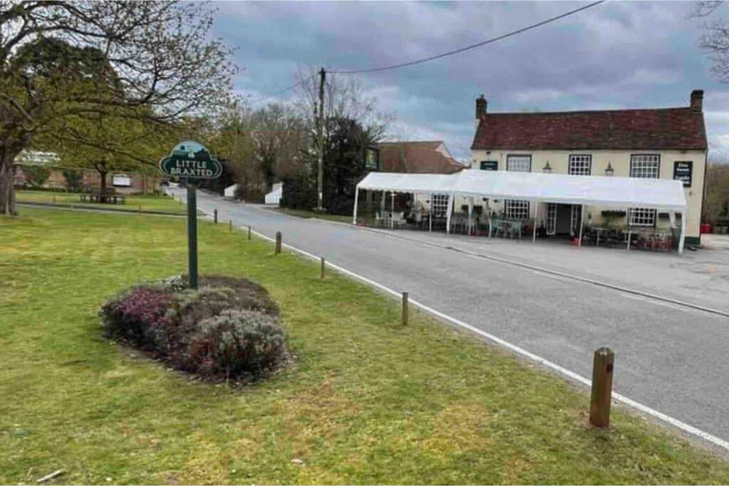 The Cartlodge Wickham Bishops Exterior photo